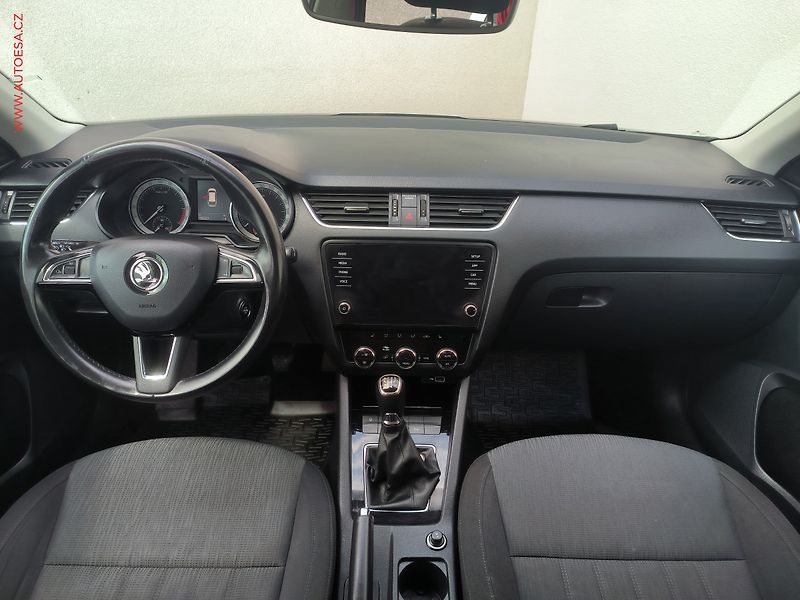 Škoda Octavia (2018) 1.6 TDi, 2.maj,ČR, Style - fotka 8 z 22