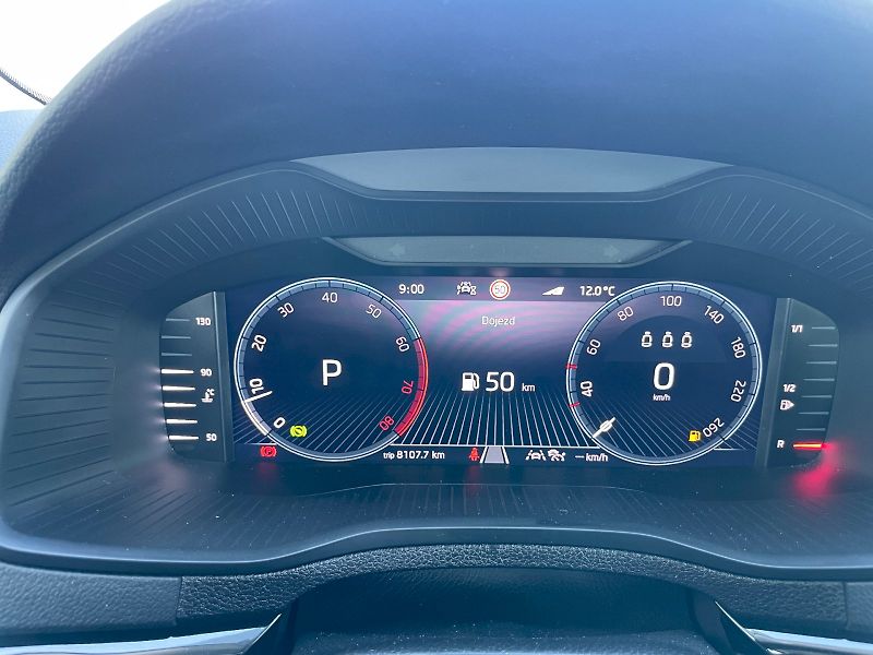 Škoda Karoq (2025) TOP SEL TS 110/1.5 A7F - fotka 18 z 37