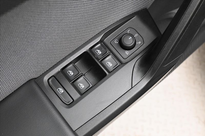 Seat Leon 2,0 TDI 110kW DSG STYLE Záruka - fotka 25 z 30