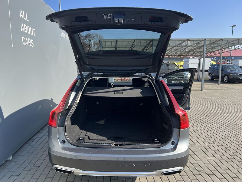 Volvo V90 (2019) 2.0d*173Kw*CrossCountry*4x4*AT - fotka 31 z 43