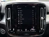 Volvo XC40 T2 FWD // CORE // PANORAMA - náhled 27