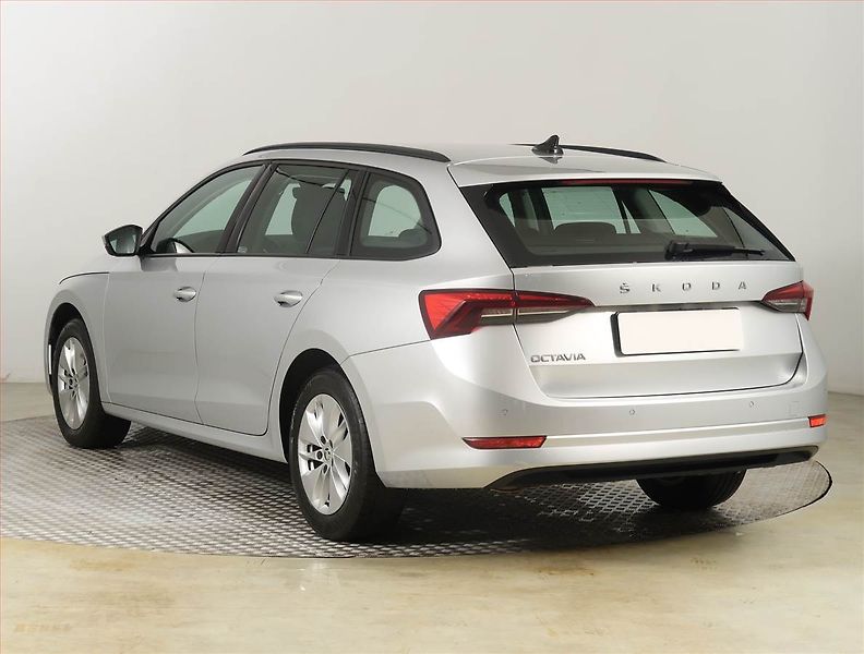 Škoda Octavia (2022) Ambition 2.0 TDI, ČR,1.maj - fotka 4 z 22