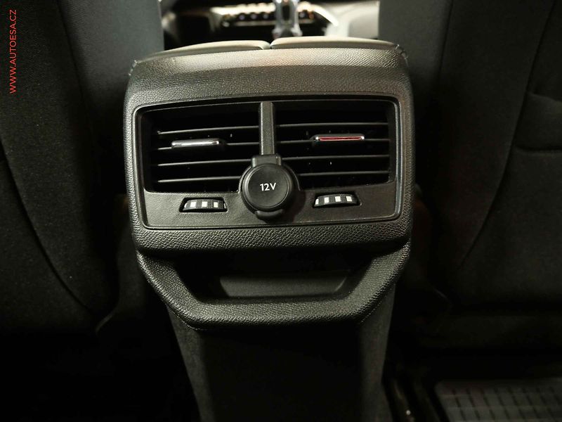 Peugeot 3008 (2021) 1.2 PT, 2.maj,ČR, servis - fotka 22 z 23