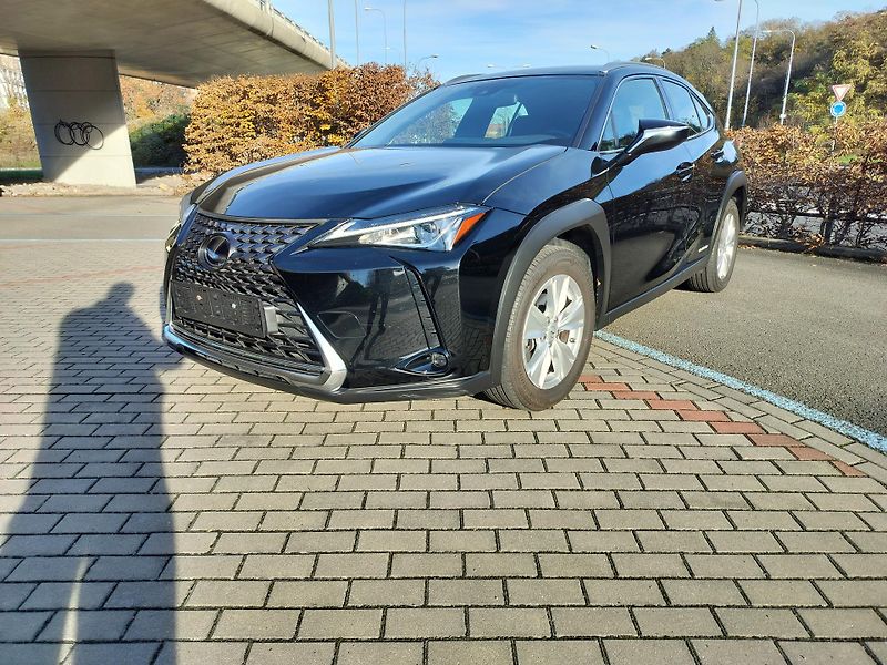Lexus UX 250h kožené a vyhřívané sedačky - fotka 3 z 21