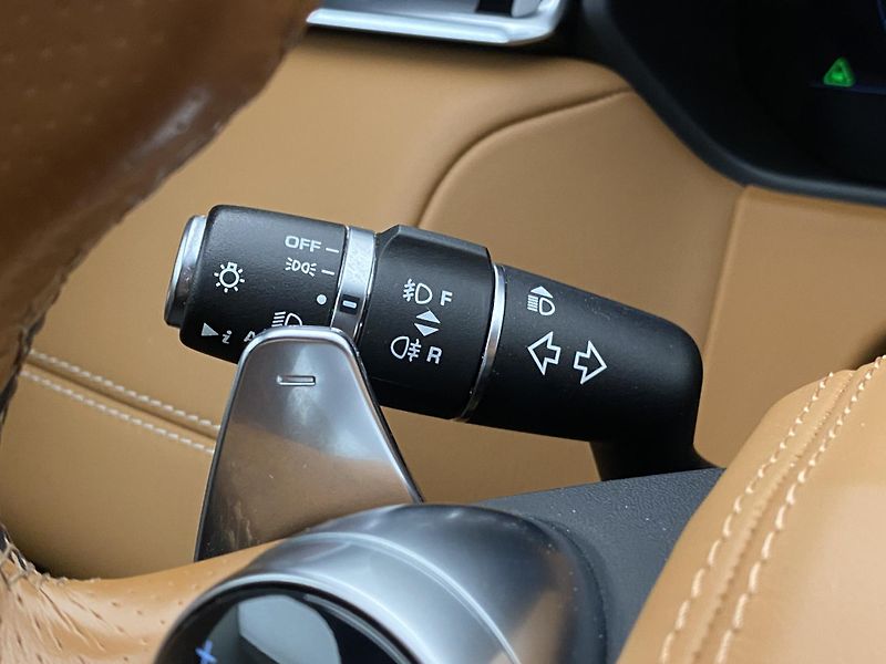 Land Rover Range Rover Velar D300 R-DYNAMIC HSE AWD AUT  - fotka 21 z 47