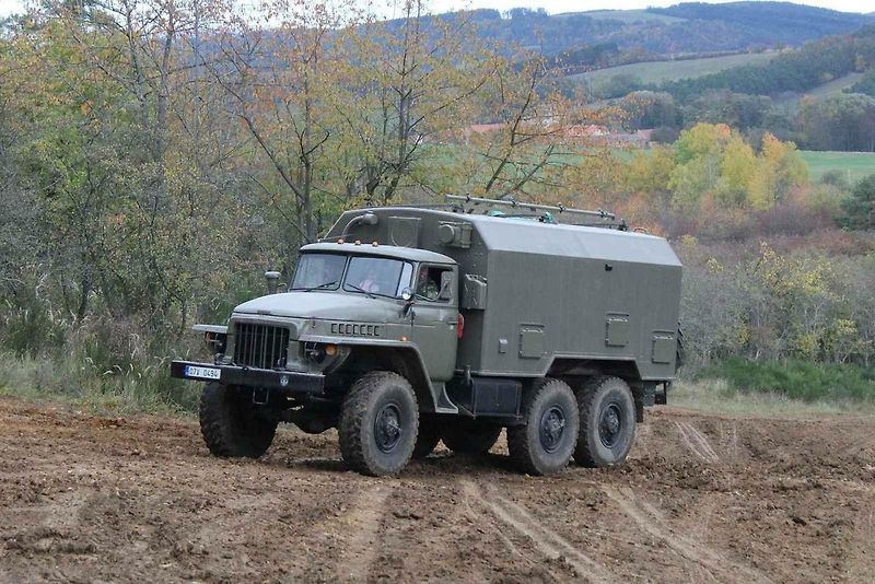 Setkání s názvem Kozinec, které se uskutečňuje dvakrát do roka, vždy na jaře a na podzim, je pro vyznavače vojenské historické techniky plné zážitků.