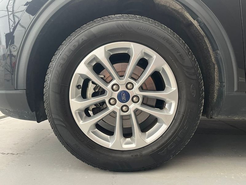 Ford Kuga 2.5 HEV 4X4 REZERVOVÁNO - fotka 48 z 70