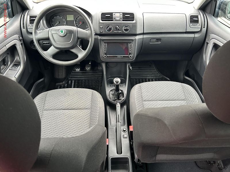 Škoda Fabia (2011) 1.2TSi, AC, výhřev sed. - fotka 8 z 15