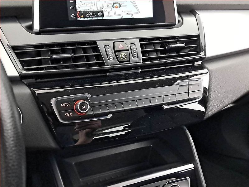 BMW Řada 2 (2019) 216i Active Tourer, Serv.kniha - fotka 15 z 20