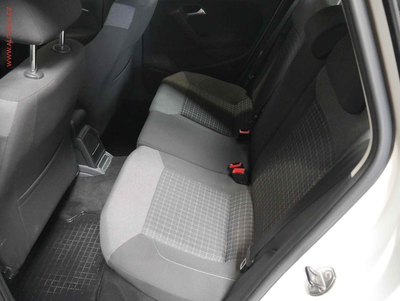 Volkswagen Polo (2016) 1.2i, 1.maj,ČR, AC, výhřev - fotka 10 z 20
