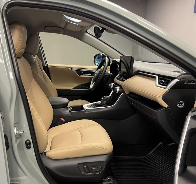 Toyota RAV4 2.5 Hybrid AT EXECUTIVE AWD - fotka 11 z 18