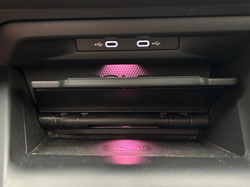 Volkswagen Golf 2.0 GTI  PERFORMANCE - fotka 17 z 29