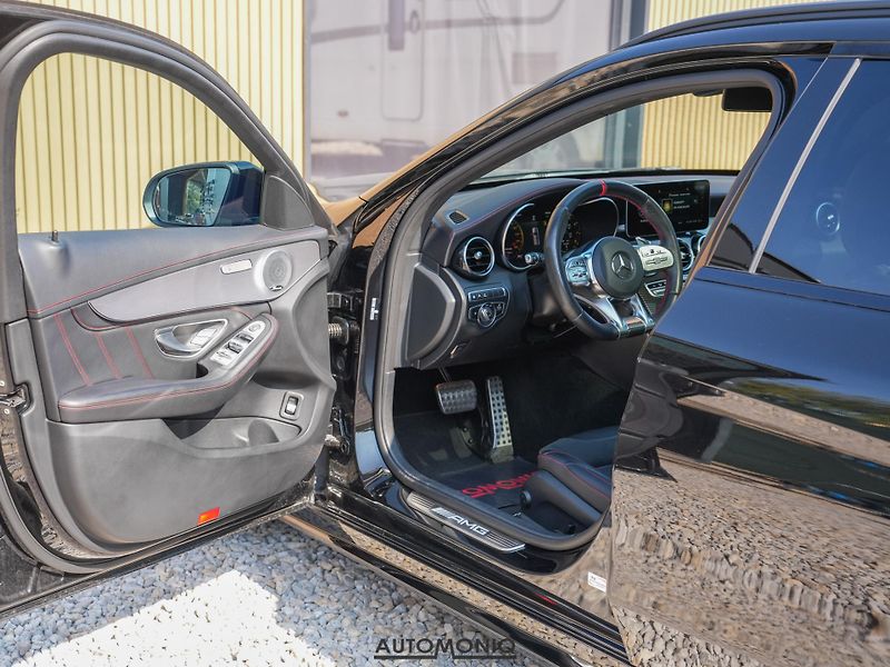 Mercedes-Benz Třídy C (2018) C 43 T AMG 4matic Pano, Multib - fotka 5 z 25