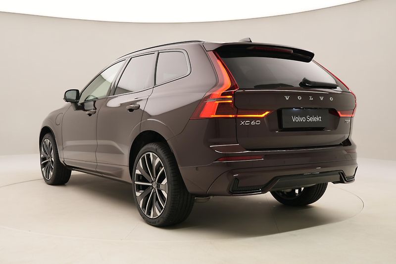 Volvo XC60 T8 AWD RECHARGE DARK ULTRA CZ - fotka 11 z 64