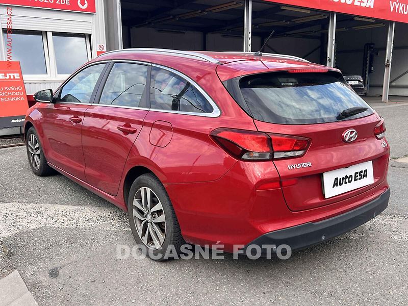 Hyundai i30 (2017) 1.0TGDi, DPH, 1. majitel - fotka 2 z 3