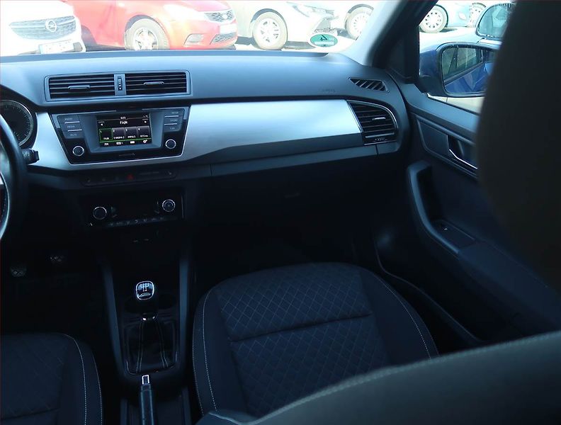 Škoda Fabia (2015) Style 1.4 TDI, Tempomat - fotka 8 z 17