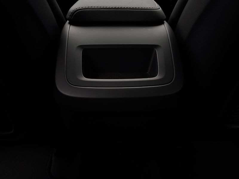 Volvo XC60 B5 AWD BLACK EDITION AUT  - fotka 27 z 49