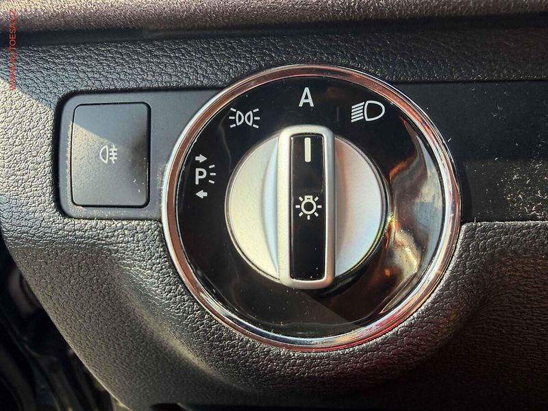 Mercedes-Benz Třídy E (2010) 350CDi 4Mat, kůže, autoAC - fotka 20 z 24