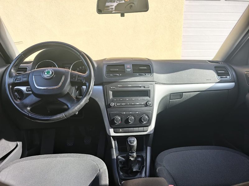 Škoda Yeti 2.0TDi KLIMA/1.MAJ/BEZ KOROZE - fotka 18 z 21