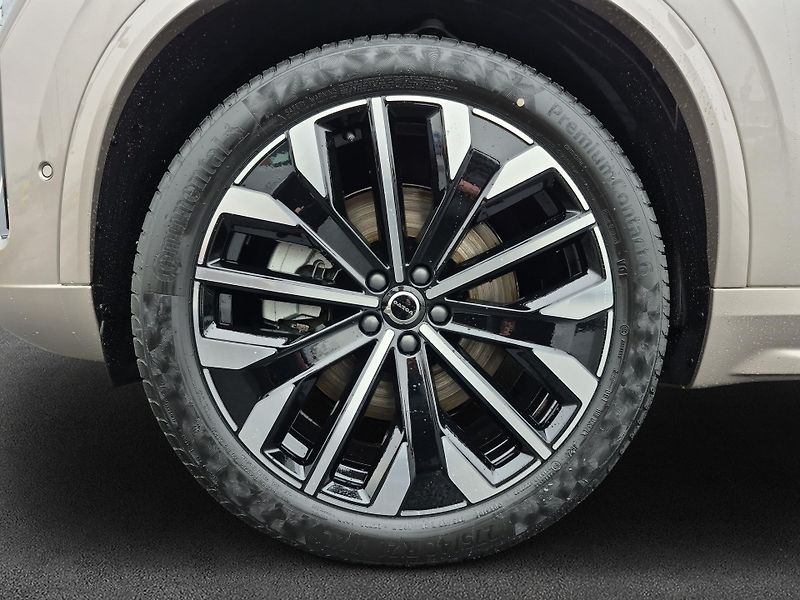 Volvo XC90 T8 Plus Dark #VZDUCH #B&W - fotka 7 z 15
