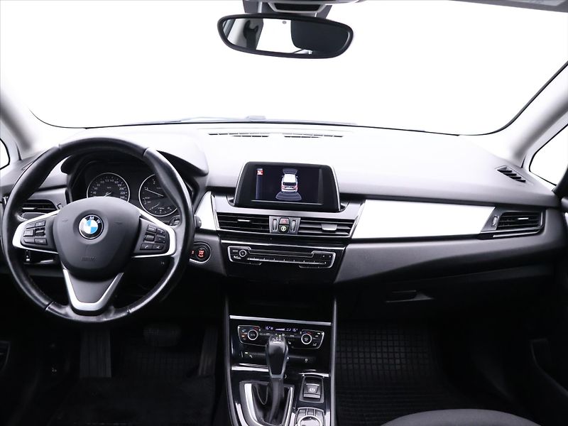 BMW Řada 2 2,0 218D 110kW DPH - fotka 23 z 30