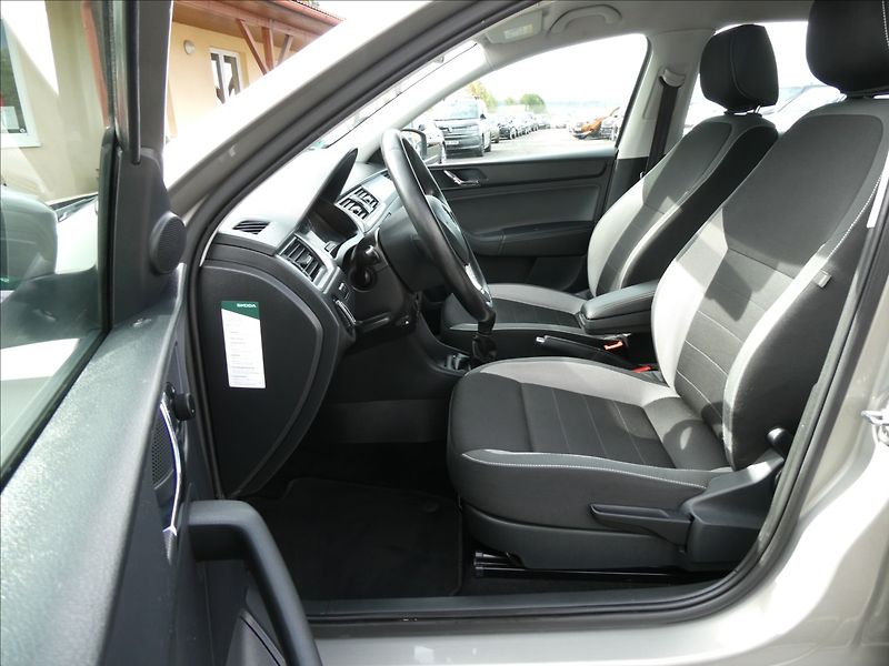 Škoda Rapid 1,2 TSi 81kW 1.MAJITEL,SERVISK - fotka 20 z 47
