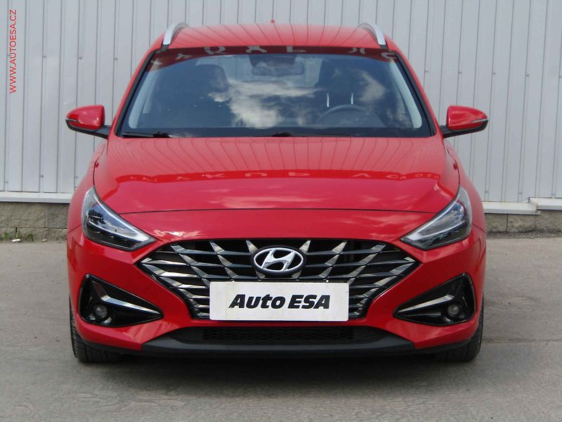 Hyundai i30 (2023) 1.0 T-GDi, ČR, Smart - fotka 2 z 19