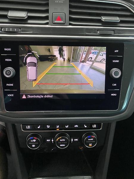 Volkswagen Tiguan 2.0 TSi 4x4 DSG REZERVACE  - fotka 29 z 37