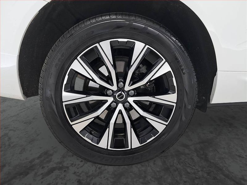 Volvo XC60 (2024) B4 AWD - fotka 15 z 20