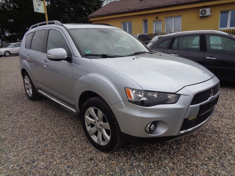Mitsubishi Outlander 2,2 - fotka 1 z 14