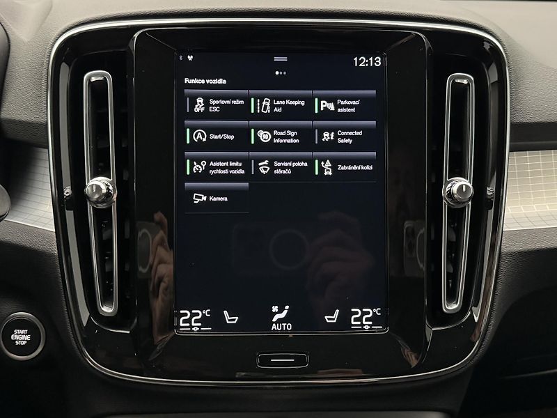 Volvo XC40 T3 MOMENTUM CZ 1.maj - fotka 25 z 31