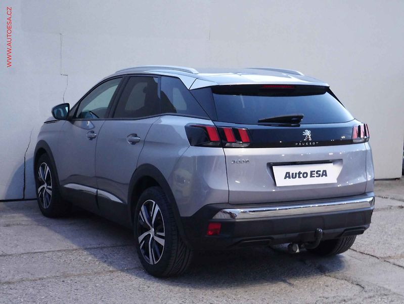 Peugeot 3008 (2019) 1.5 HDi, Allure, TZ, navi - fotka 4 z 19