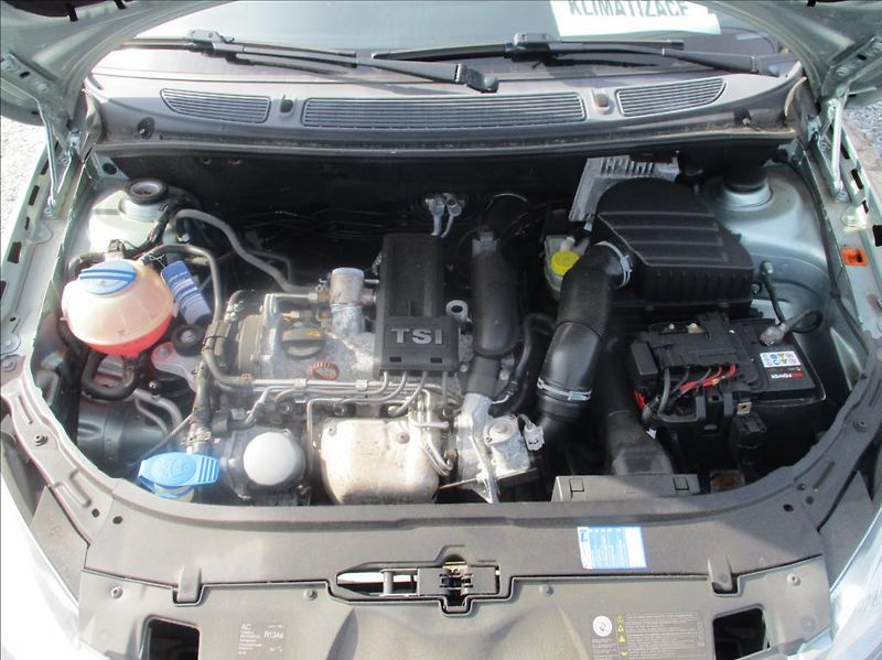 Škoda Fabia 1,2 TSI, klima, serv. kniha, - fotka 23 z 31