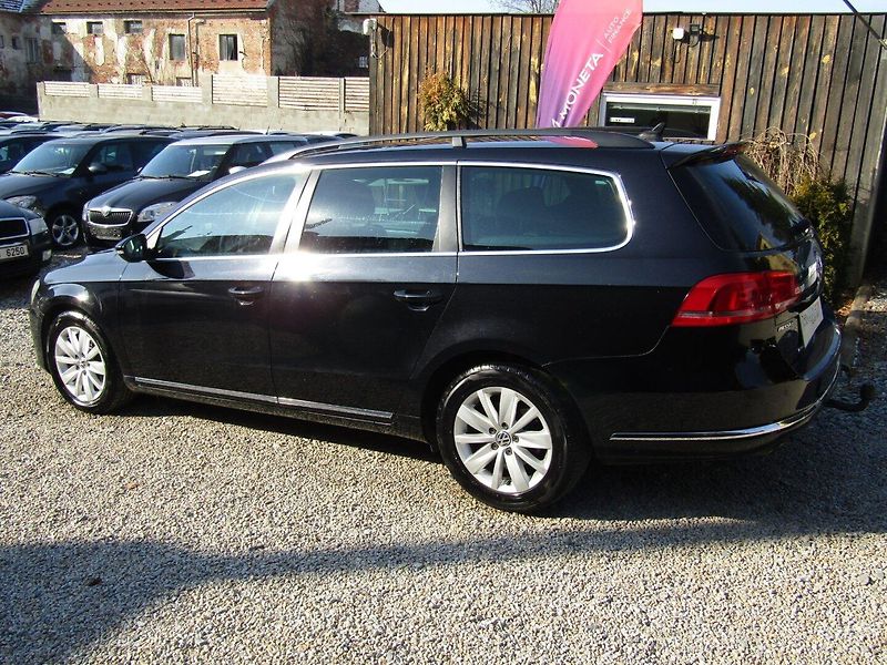Volkswagen Passat (2011) 1.6 TDI 77kW - fotka 4 z 45