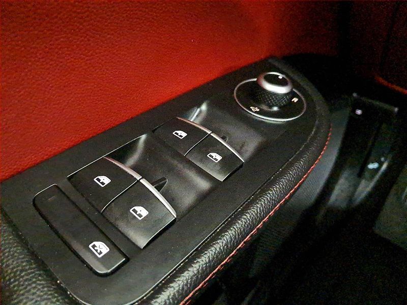 Alfa Romeo Giulia (2017) 2.0 Turbo - fotka 16 z 17