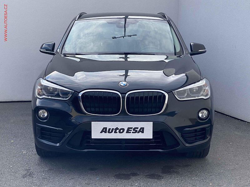 BMW X1 (2017) 2.0d xDrive20d, Sport Line - fotka 2 z 18