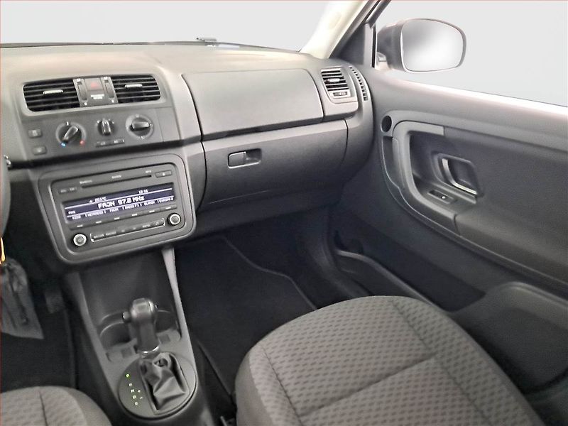 Škoda Fabia (2011) 1.2 TSI, Automat, Tempomat - fotka 8 z 14