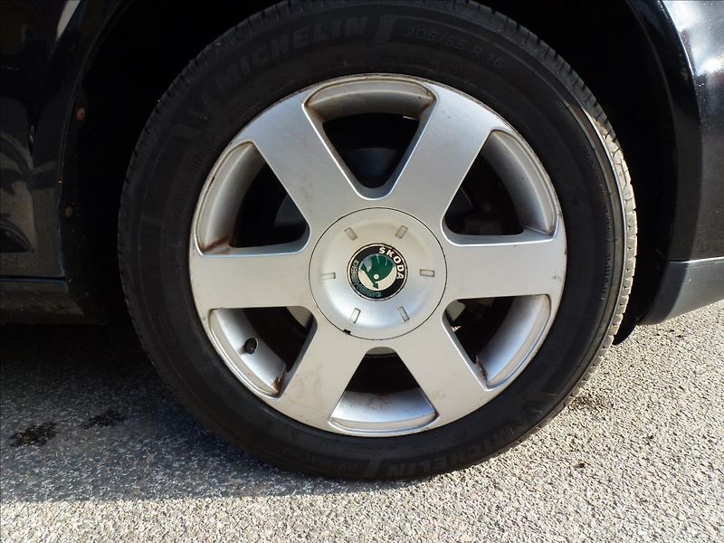 Škoda Octavia 1,9 TDI Pěkná - Bez koroze!!! - fotka 49 z 50