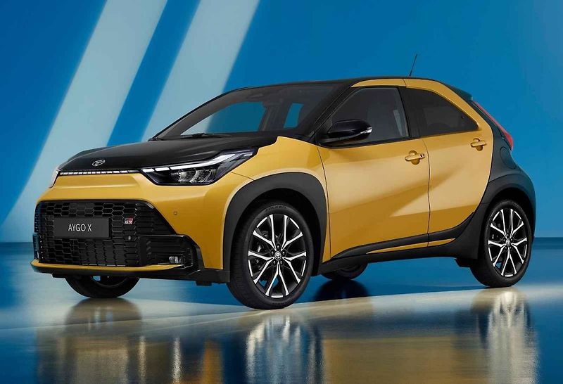 Nejbližší novinkou je vylepšená Toyota Corolla Cross.