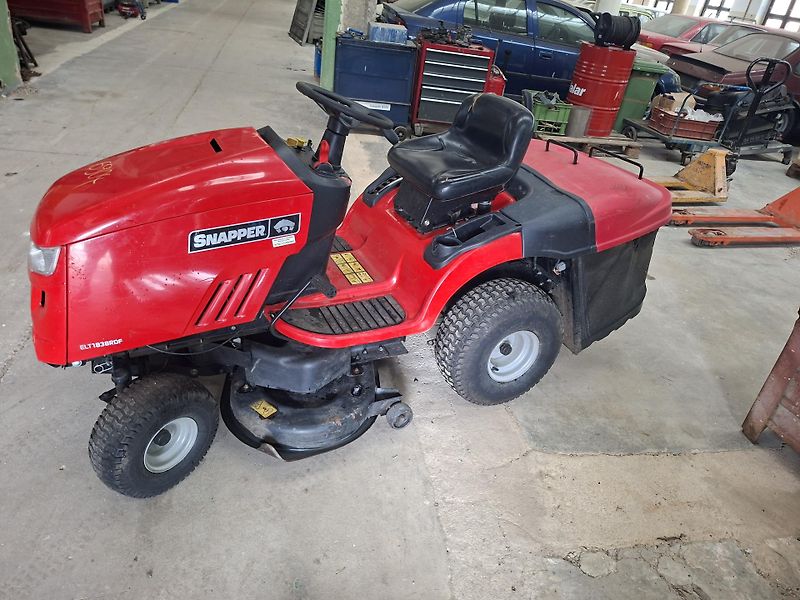 Ostatní (2011) Traktor Snapper ELT  1838 RDF - fotka 1 z 9