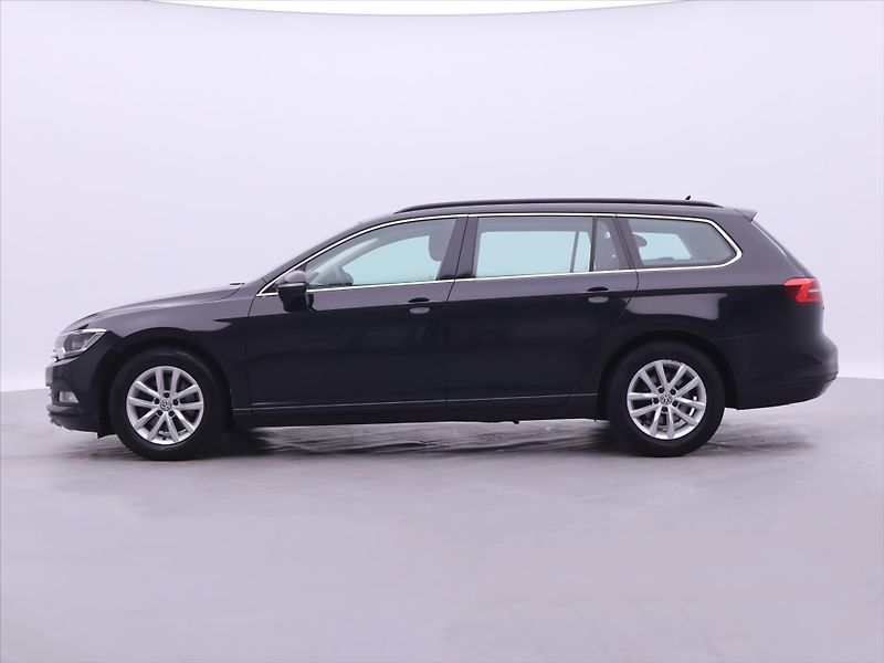 Volkswagen Passat 1,6 TDI Highline Aut klima LED - fotka 4 z 27