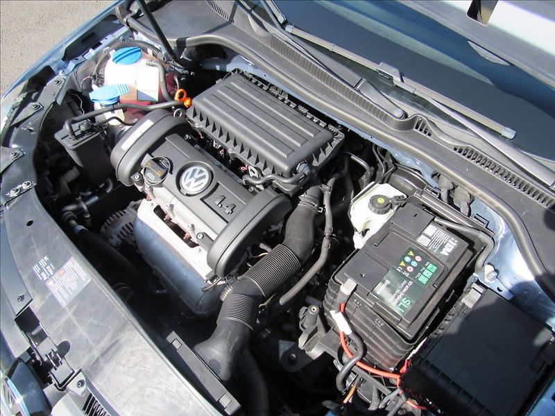 Volkswagen Golf 1,4 59kW - fotka 24 z 28