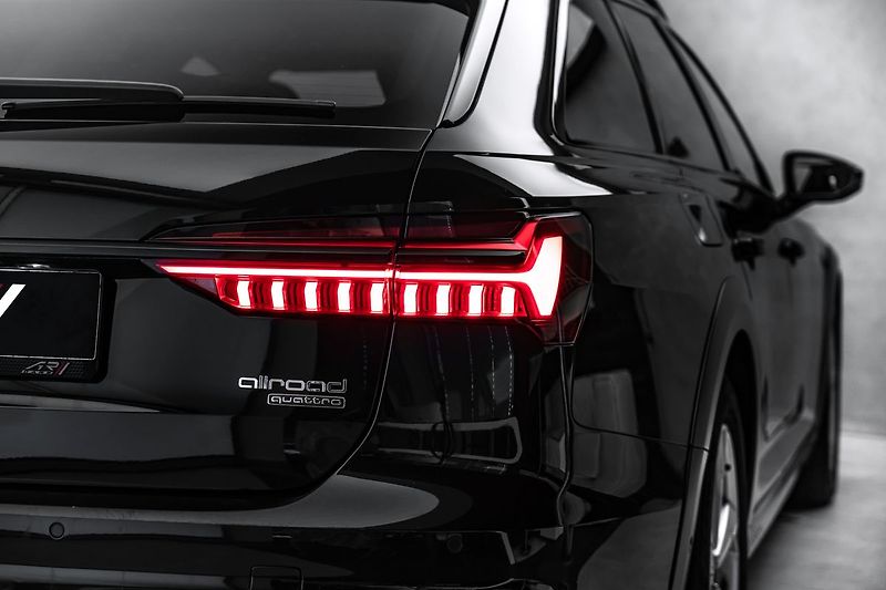 Audi A6 Allroad 55TFSI Q Matrix Pano - fotka 10 z 23