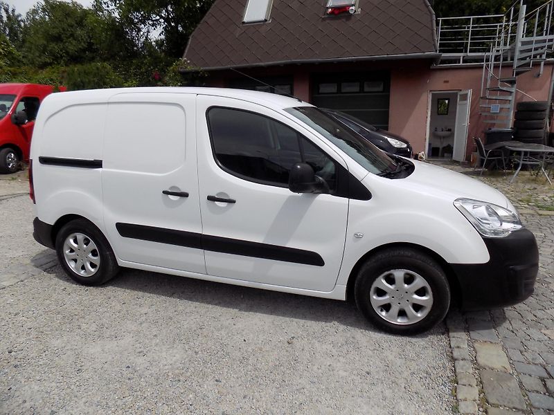 Peugeot Partner 1,6 HDI 73 KW KLIMA, TEMP, ČR - fotka 7 z 44