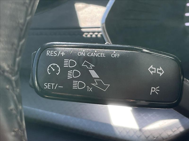 Škoda Octavia 2,0 TDI Combi Ambition Plus - fotka 14 z 22