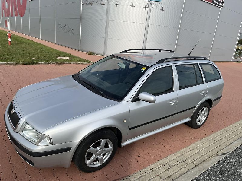 Škoda Octavia 1.9 TDi Tour - fotka 24 z 29