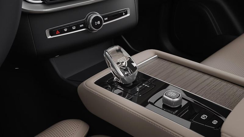 Volvo XC90 (2026) B5 AWD PLUS BRIGHT        - fotka 8 z 11