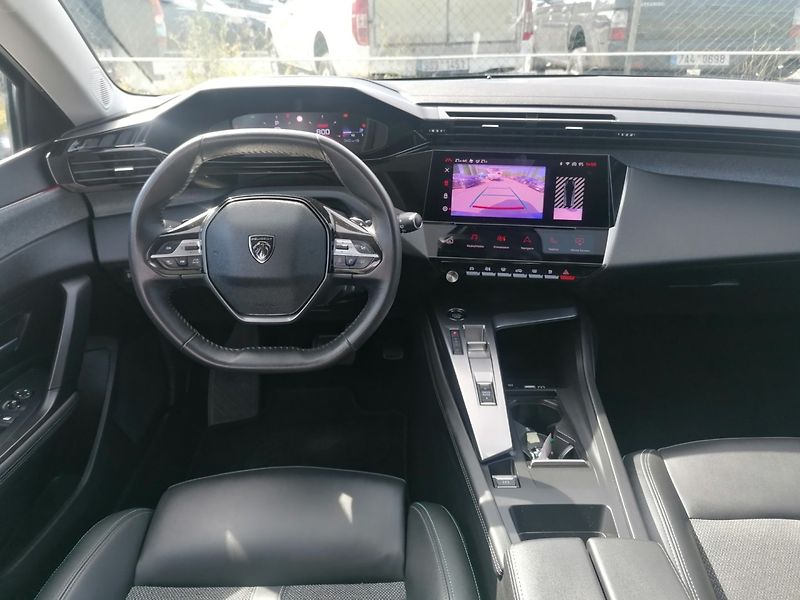 Peugeot 308 (2022) 1.5 BlueHdi Allure A/T - fotka 8 z 29