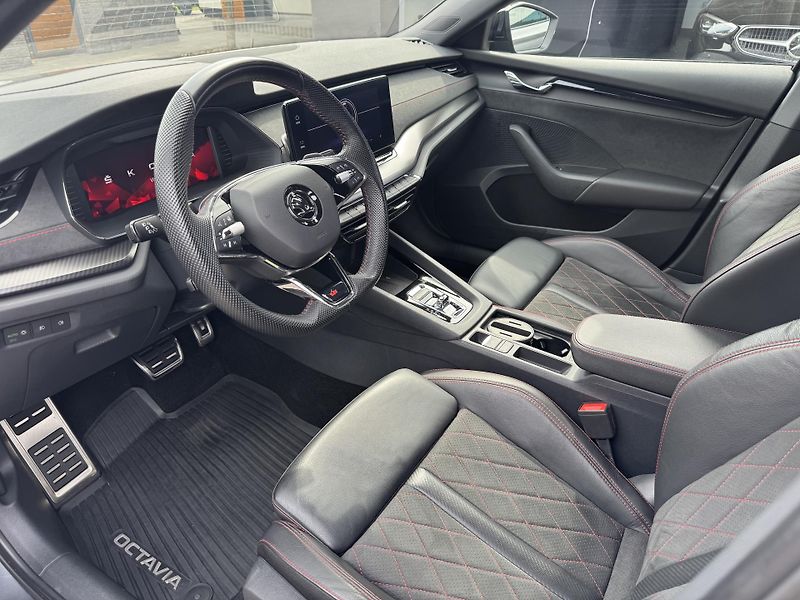Škoda Octavia (2023) RS 2.0 TSI 180kW DSG | MATRIX - fotka 17 z 44