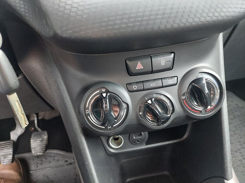 Peugeot 2008 (2015) 1.2-81kW THP - fotka 13 z 38